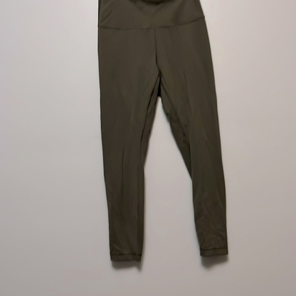 Olive green wunder under leggings. Excellent used condition. Size 8. No pilling - Picture 1 of 4